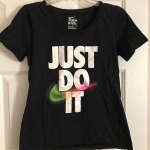 Women’s Nike T-shirt